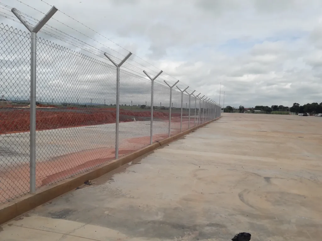 PORTÃO BASCULANTE GRADIL ELETROFUNDIDO