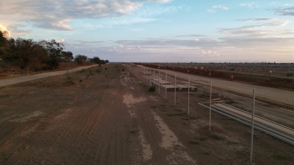 PORTÃO DE CORRER EM GRADIL
